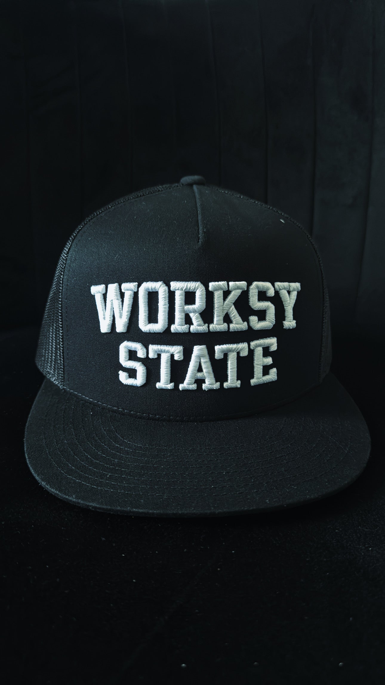 WORKSY - BLACK AND WHITE TRUCKER HAT
